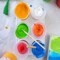 Paint pot holder - With 6 non-spill paint pots 125 ml
